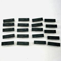 LOT OF 20 – ST ULN2803A – 18 PIN TRANSISTOR