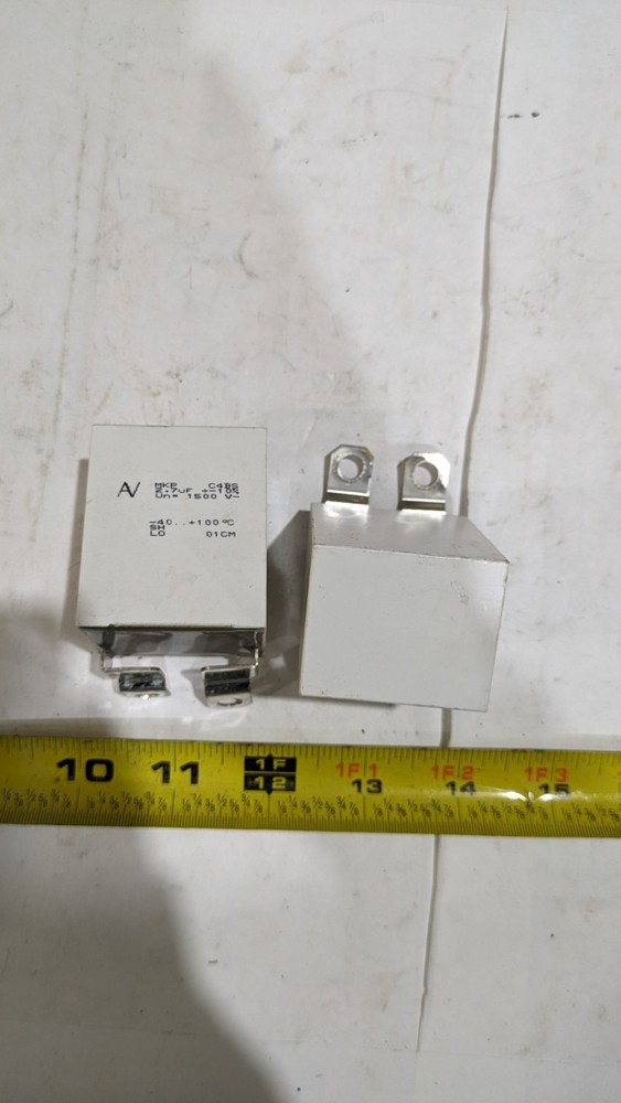 AV MKP C4BS 2.7µF 1500V ±10% Film Capacitor -40°C to +100°C Radial