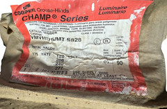 Cooper Crouse-Hinds VMVM175/MT S828 Metal Halide, 175W, Champ Series, Class 1