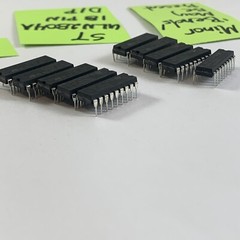 ST ULN2804A 18 PIN DIP 8 Darlington Arrays IC PCB Electronics See Pics OB #1096
