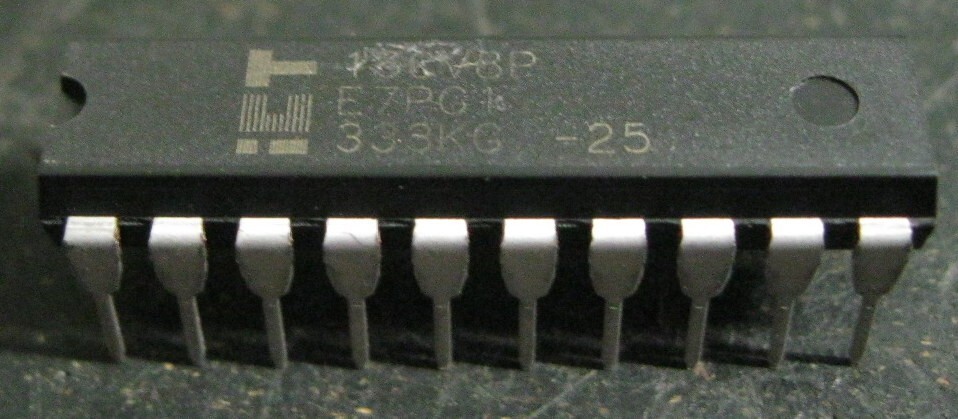 IET 16CV8P Integrated Circuit 20 Pin