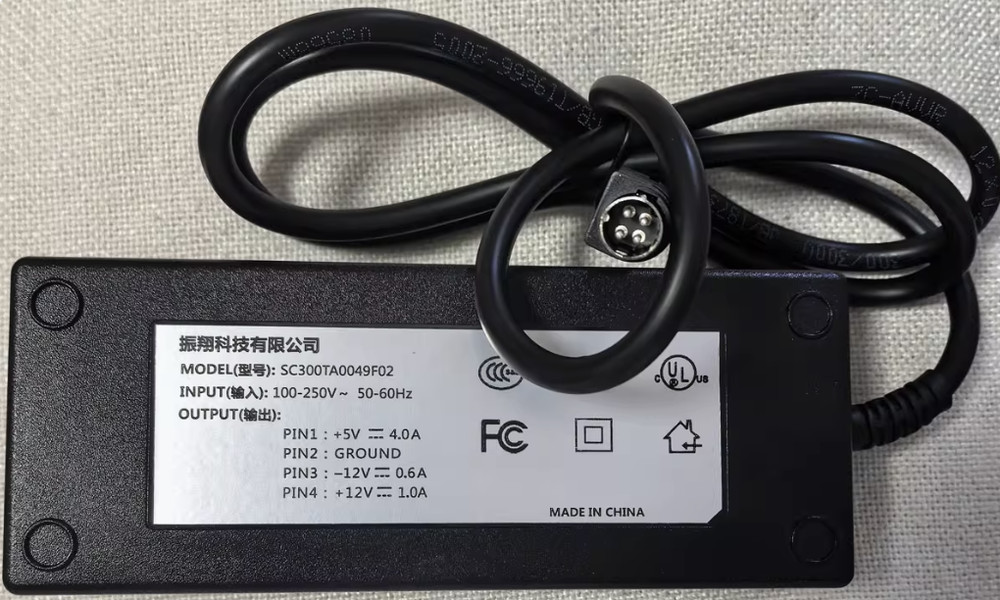 1X four-pin plug for I.T.E. SC300TA0049F02 universal power adapter