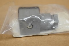 Grainger Plug New in Factory Packaging 692915 / 4UB24