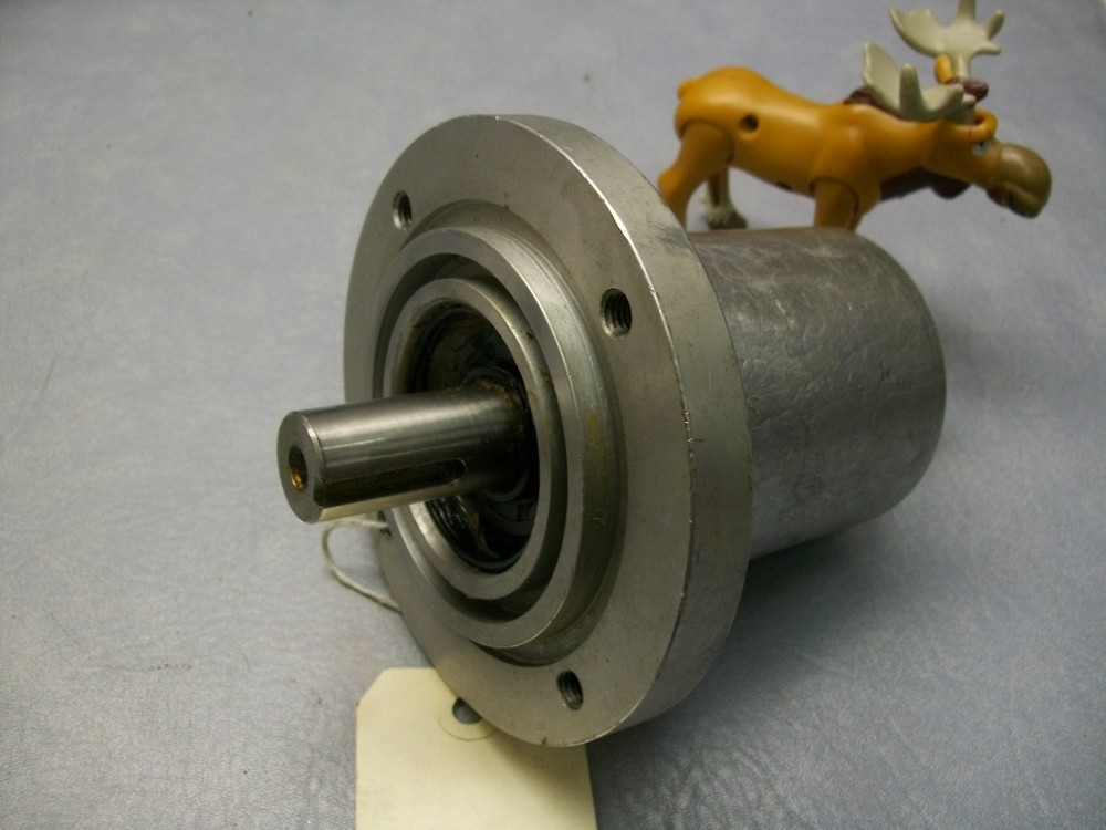 006520 Shaft Reducing Housing One to One Ratio Greasable