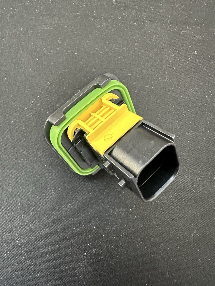 TE Connectivity 1-1703820-1 New Old Stock