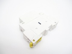 SCHNEIDER ELECTRIC A9C20732 230/240V UNMP