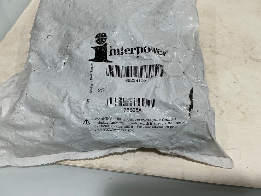 Interpower 88234100, 20A/125V North American Snap-In Receptacle, Bag of 25