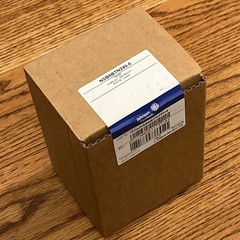 JOHNSON CONTROLS NSB8BTN240-0 / NSB8BTN2400 (NEW IN BOX)