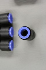 LOT OF 6 SMC KQH10-00 10 MM FITTINGS
