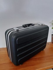 PLATT LUGGAGE – LIGHT-DUTY ABS CASE Interior Dimensions 18″ x 13″ x 5″