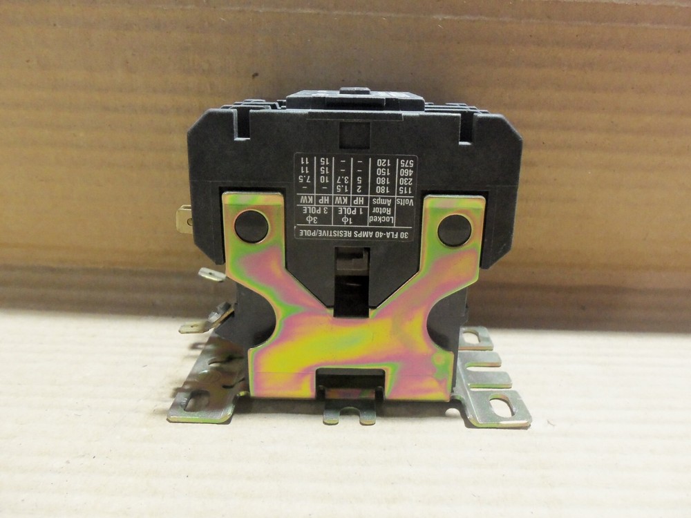 CUTLER HAMMER EATON C25DND230 104-120V 50/60HZ