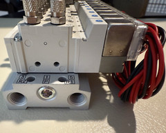 SMC Manifold Block VQZ1121-5G1-M5 (x10) – 4 Way Valve