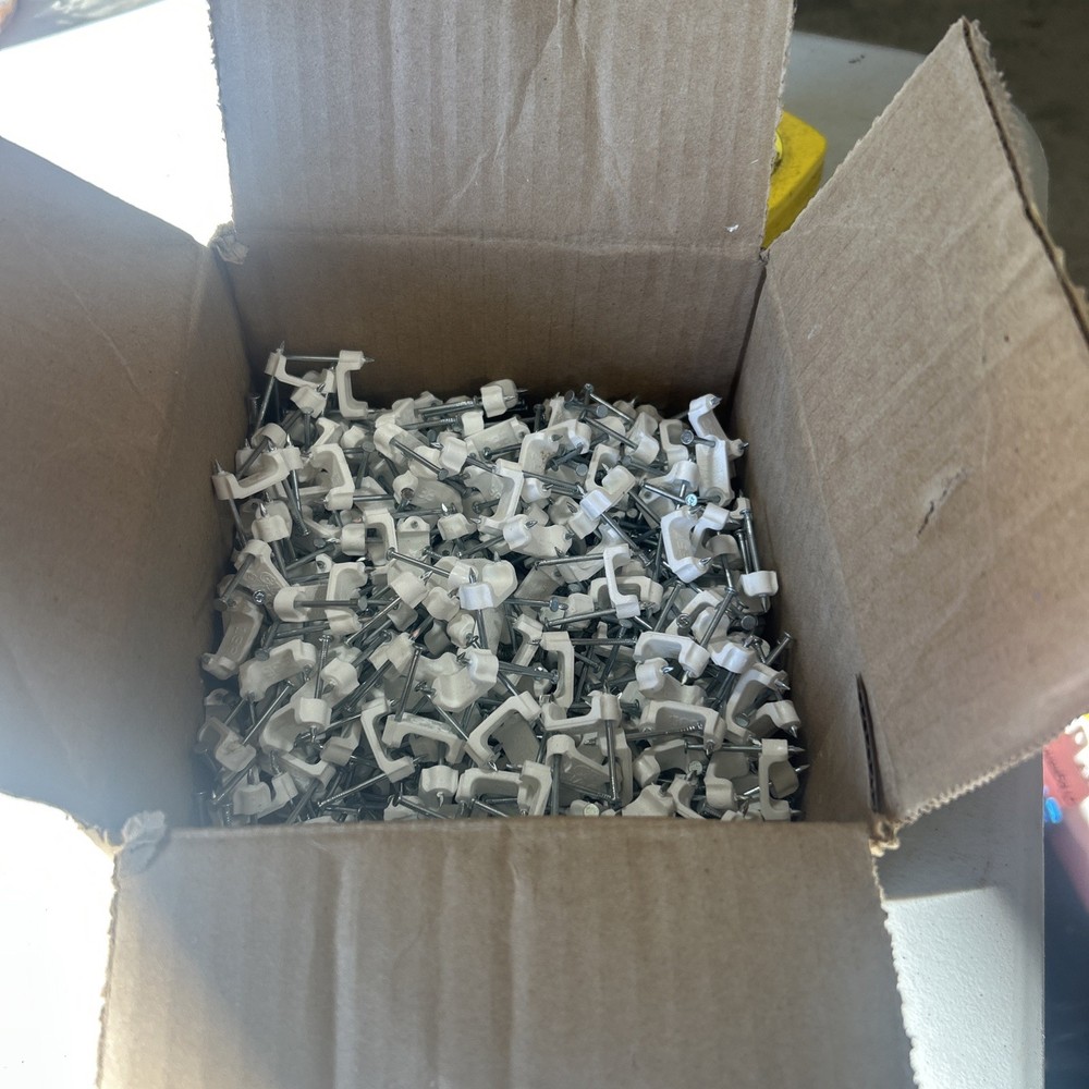 1/2″ Plastic Stacking Staples for (2) 14/2 & 12/2 Gardner Bender
