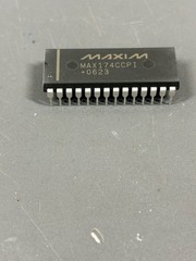 3x MAX174CCPI Maxim 12-Bit ADC Analog-to-Digital Converter DIP-28 IC USA Lot