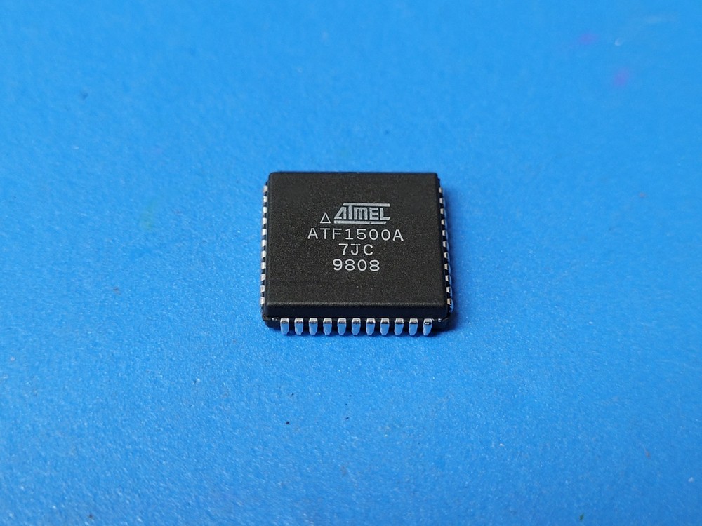 (2 PCS) ATF1500A-7JC ATMEL Flash PLD, 7.5ns, 32-Cell, CMOS, PLCC-44