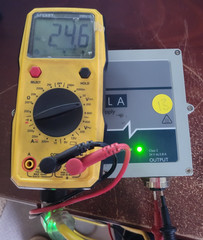SOLA SCP 100S24X-CP POWER SUPPLY 50/60/400HZ 353VDC 240VAC – VOLT METER TESTED.