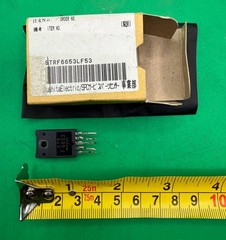 Lot of 5 Assorted ICs AN7805 L78MR05 STRF6653LF53 LA78041 JVC RE