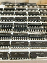 K561IR9 = CD4035 IC ~ Microchip USSR NOS X100 PCS