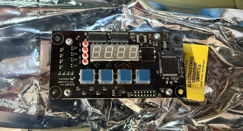 AccuTemp AT0E-6891-1-R02 Controller/Timer, Digital, 4 Button (used, Known Good)