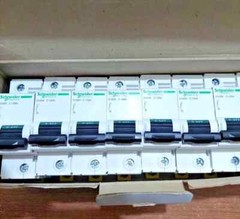 2PCS LOT- SCHNEIDER A9N18359 CIRCUIT BREAKER Acti 9 C120N MCB, 1P Poles 125A