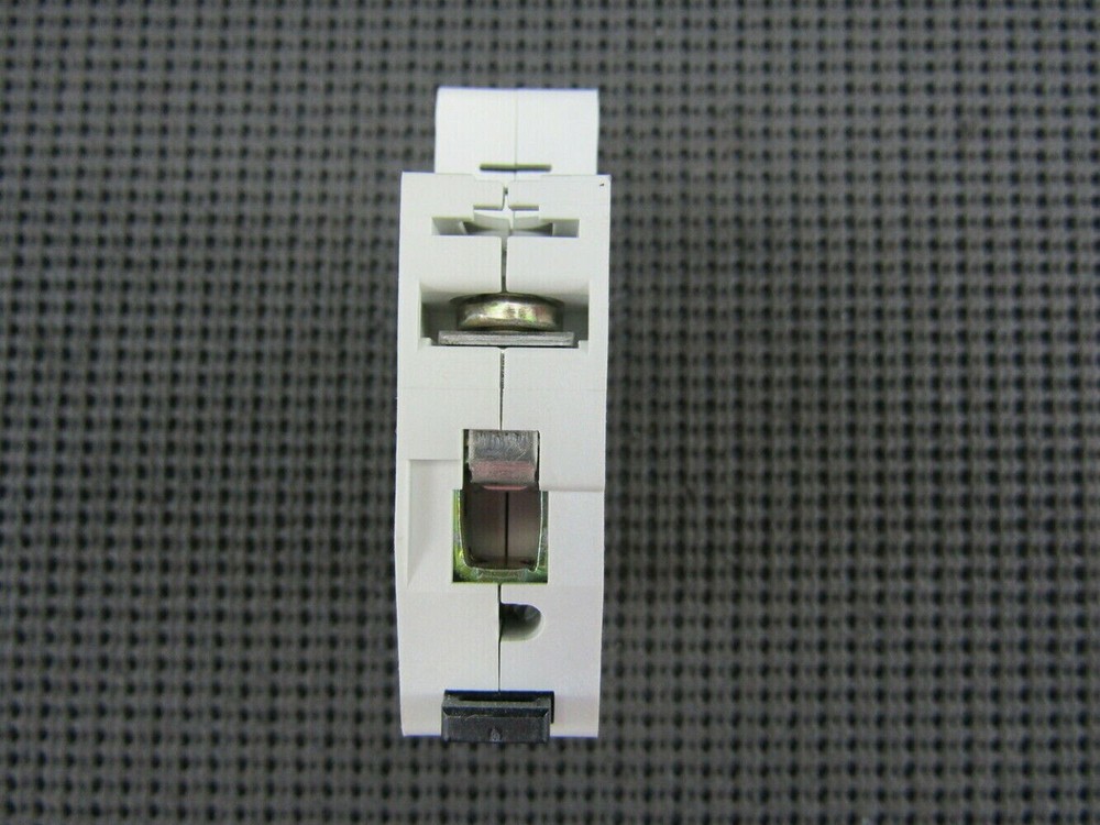 Sprecher & Schuh L8-10/1/B B10 10A Curve B 1 Pole Circuit Breaker – New No Box