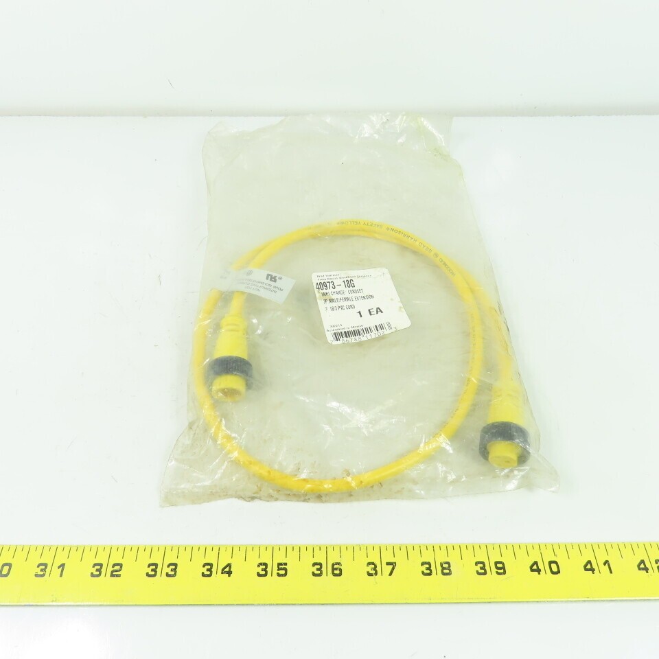 Daniel Woodhead 40973-18G Mini Change Cordset 3-Pin Male/Female 3′ 18/3 PVC