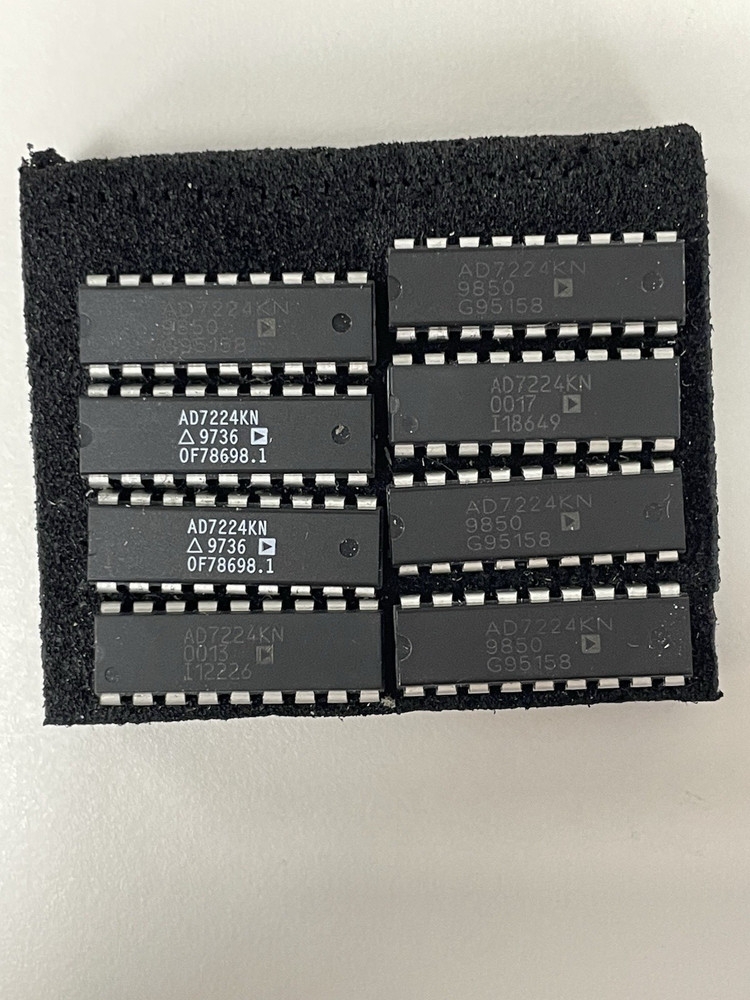 ANALOG DEVICES, AD7224KN D/A Converters