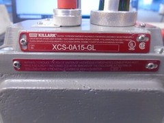 KILLARK XCS-0A15-GL CONTROL STATION 2 PUSHBUTTONS, 1 LIGHT