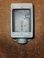 NEW, OLD STOCK CROUSE-HINDS 1/2″ FS1 3/4″ FS2 CONDUIT OUTLET SHIPS FREE