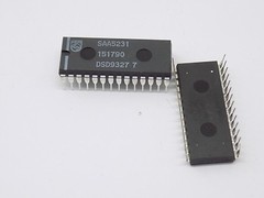 1x Philips SAA5231 IC 28PIN