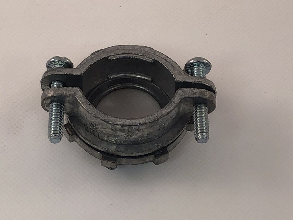 ARLINGTON INDUSTRIES 1-1/4” 2-Screw Cable Connector. # 8404 (NEW)