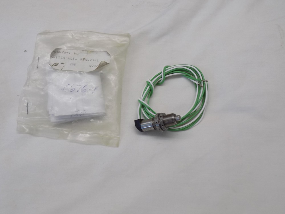 10AT429-1 LONG LEAD – Klixon – Plunger Actuated Switch
