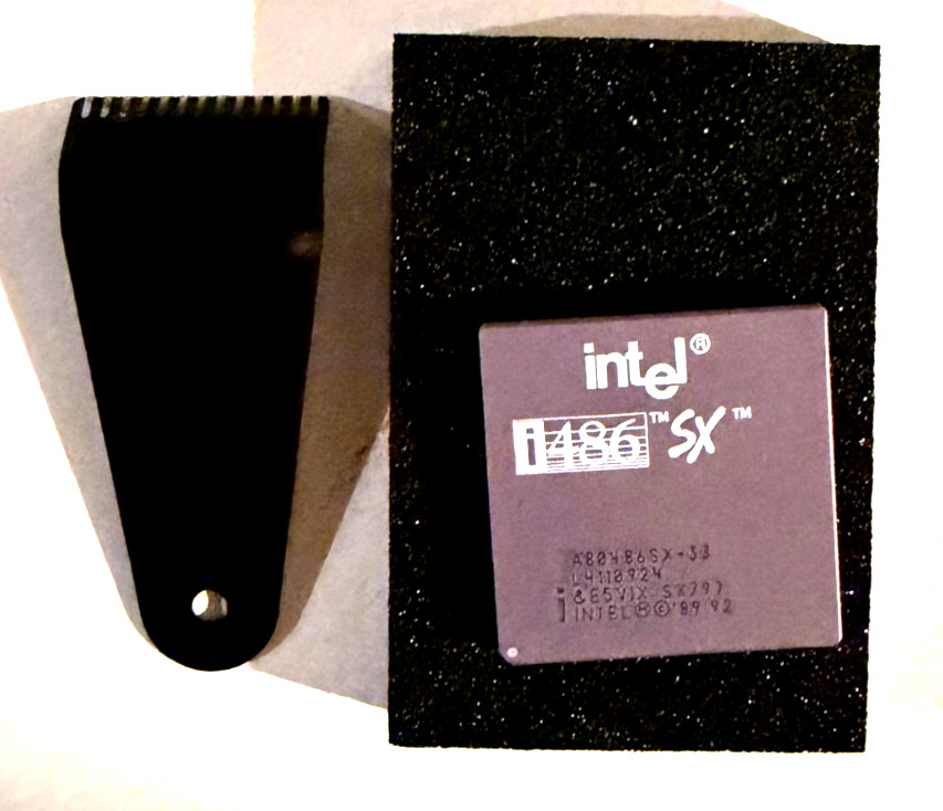 Intel 486 SX 33MHZ A80486SX-33 i486 CPU Processor Vintage Gold