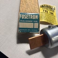 BUSSMANN – FUSETRON DUAL ELEMENT FUSE FRS 100 600v Class K9 New Old Stock W Box