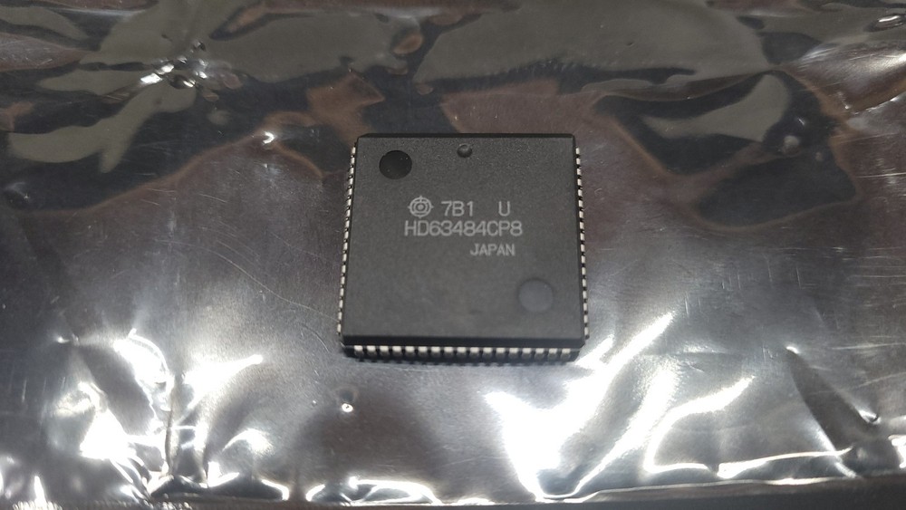 HITACHI HD63484CP8 PLCC-68 ORIGINAL CRT controller New Old Stock US Seller