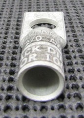 BURNDY YA-L-N125-2/0-STR COPPER 1-HOLE COMPRESSION LUG – LOT OF 2 / NEW NO BOX