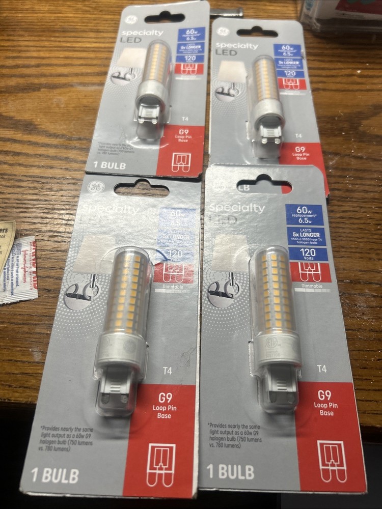Lot of 4 New LED Light Bulb 6.5-Watts 750 Lumens 93129028 60 Watt Equivalent
