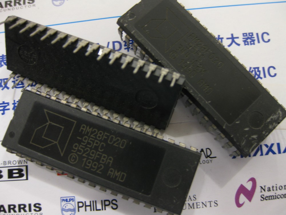 2x AM28F020-95PC 2 Megabit (256 K x 8-Bit) CMOS 12.0 Volt, Flash Memory 28F020