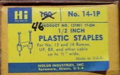 14-1P – 1/2″ Plastic Stacking Staples for (2) 14/2 & 12/2 – Pack of 46