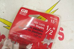 Gardner Bender PS-1550, NM Cable Plastic Staples 1/2″, pkg of 15