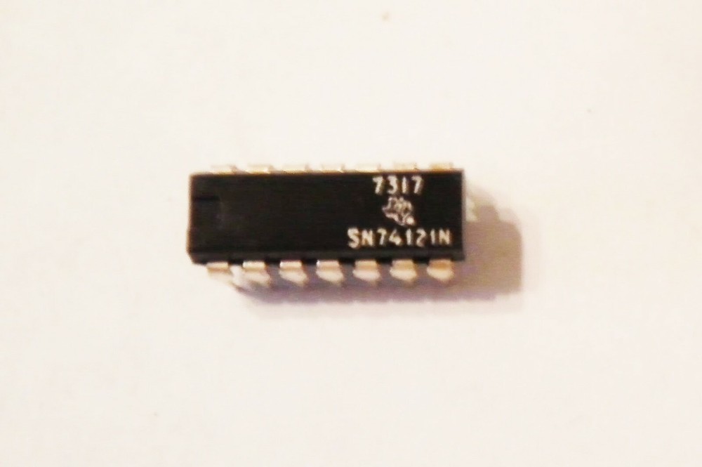 Texas Instruments SN74121N Monostable Multivibrators 14pin IC Chip