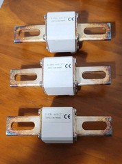 Mersen Ferraz Protistor Semiconductor Fuse T301064 700V AC 450A Lot of 3 !