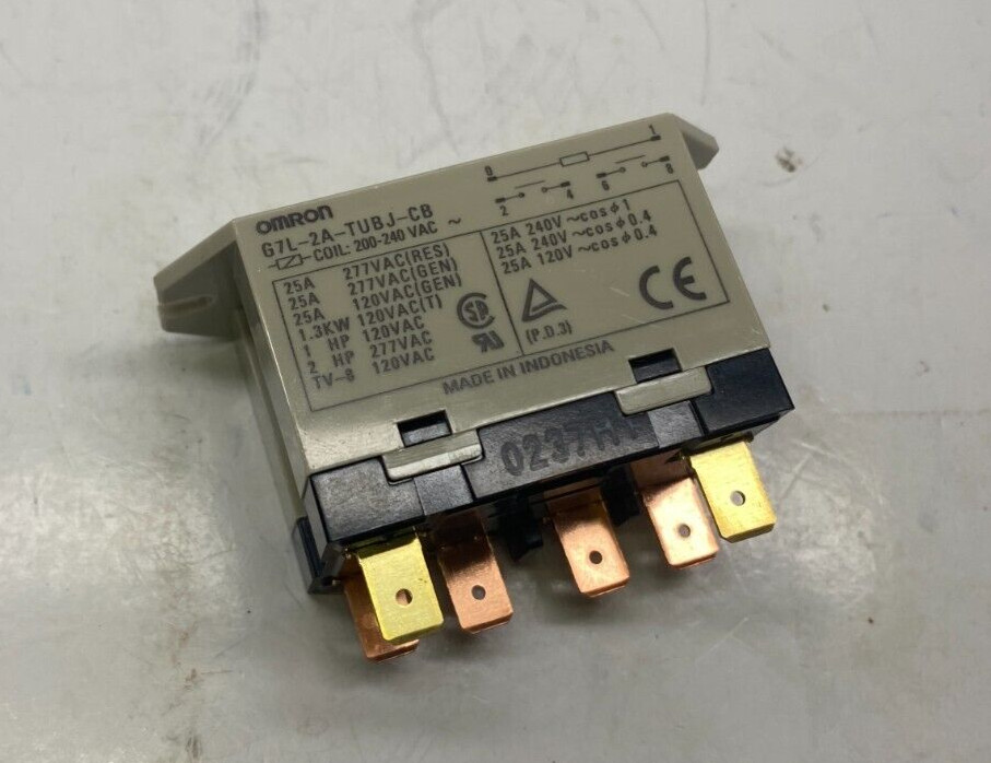 1PC Omron G7L-2A-TUBJ-CB 200/240VAC Enclosed Power Relay New Fast Shipping
