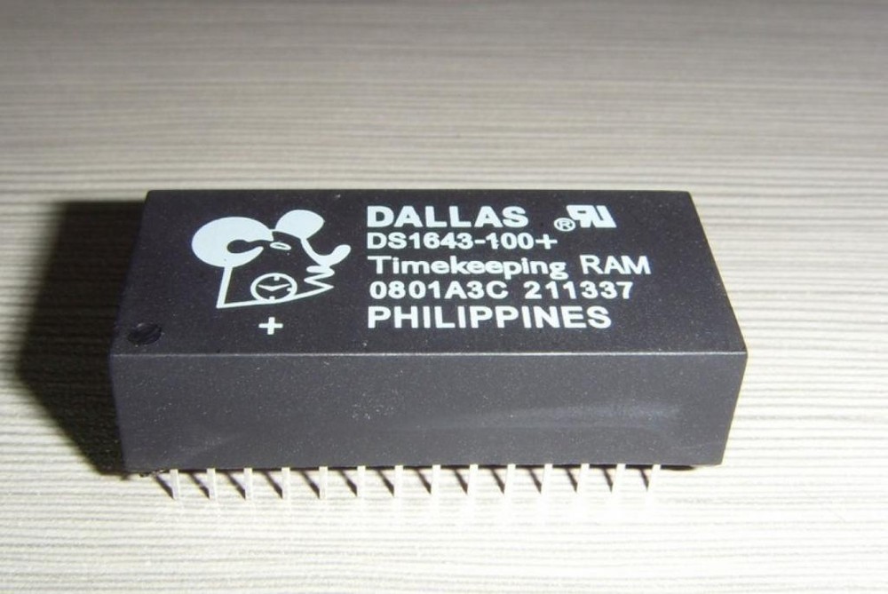 DALLAS DS1643-100 DIP-28 Nonvolatile Timekeeping RAM RH