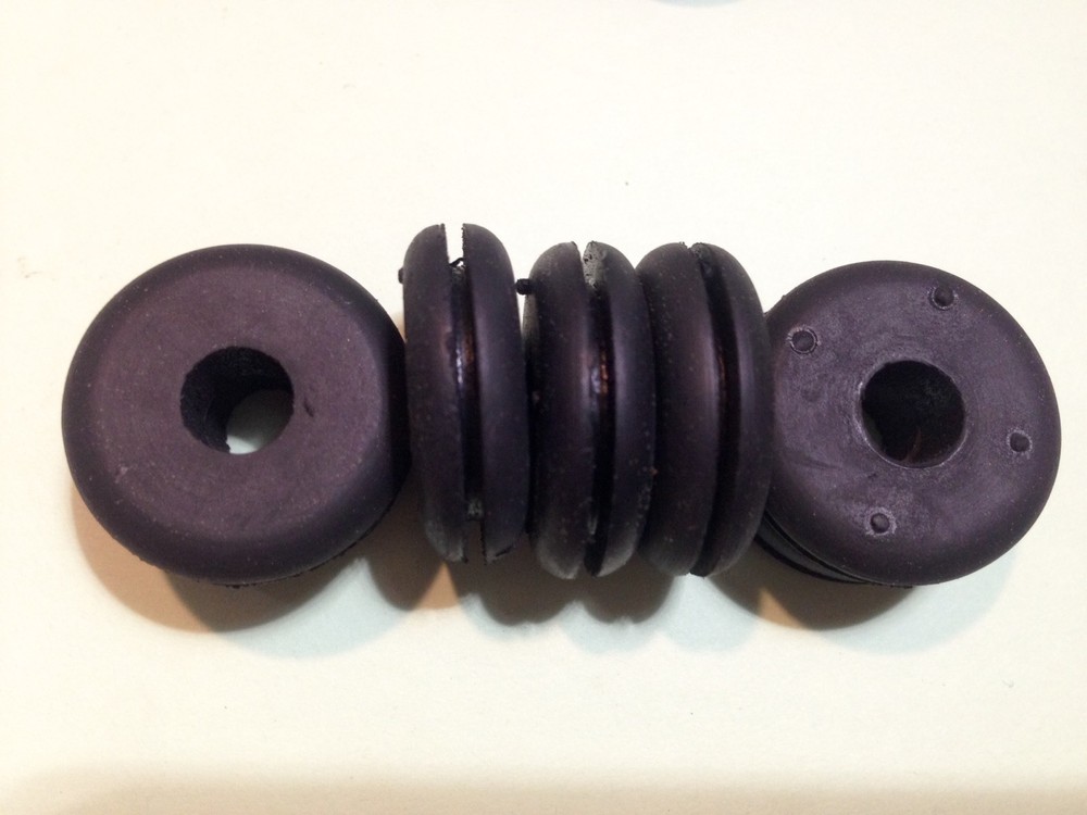 60 RUBBER 3/4″ GROMMETS 5/16 IN. INSIDE HOLE DIAMETER FOR 3/4 INCH PANEL HOLE