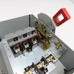 General Electric TH3361J 30A 600VAC 250VDC 3 Pole Fused Safety Disconnect Switch