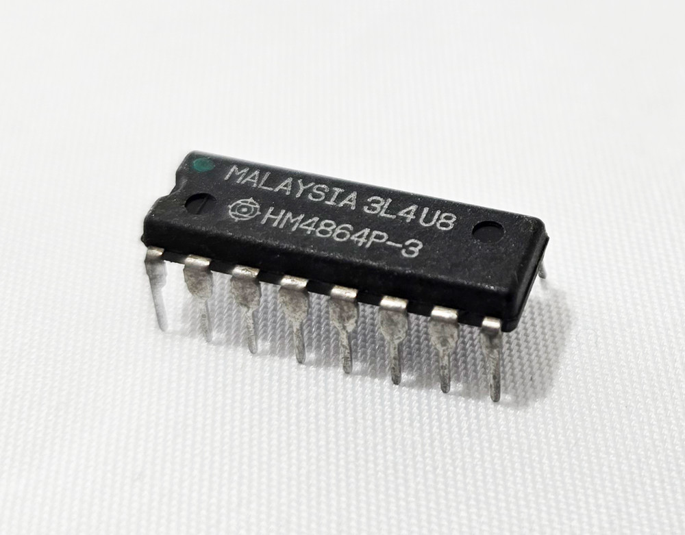 Genuine Hitachi HM4864P-3 Dynamic RAM for Commodore 64/128 (Malaysia)