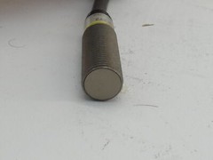 Omron E2E-X2Y2 6′ Inductive Proximity Sensor 240VAC 100mA – NEW Surplus!