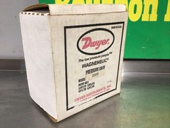 Lot Of 3 Dwyer Mini Master Flowmeter Magnehelic Pressure Gage & Rate Master V5-4