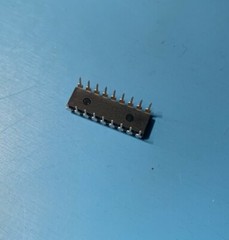 10x PIC16CR54-RC/P120 MICROCHIP 8-bit MCU .75KB 25 RAM 12 I/O RC 18 PIN DIP